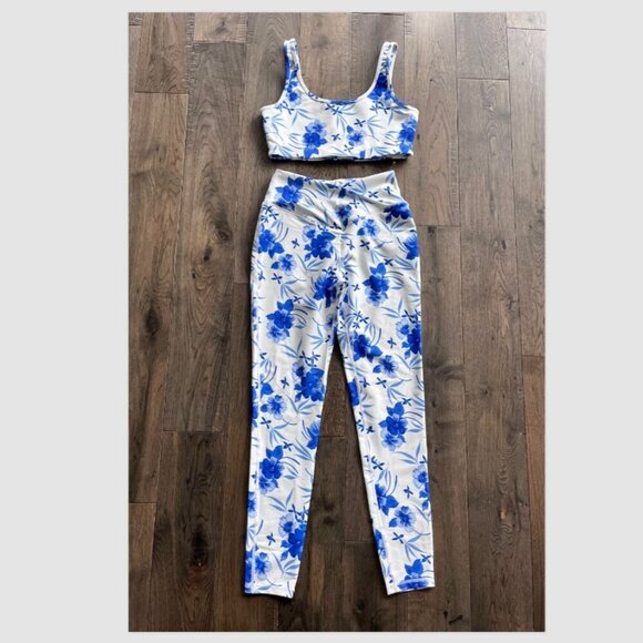 LoveShackFancy Adries Blue White Floral Active Set Top & Leggings Size S NWOT - Picture 2 of 6